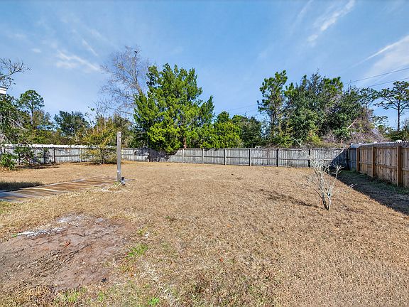 3rd image of 65 Rose Dr
