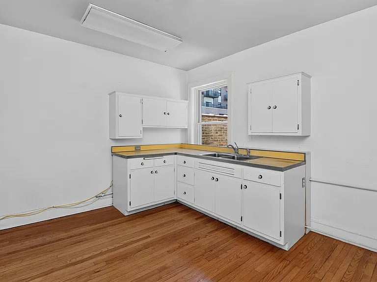 438 N Main St #S — Photo 7