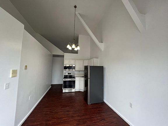 3rd image of 150 4th St #14