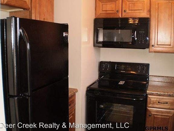 4th image of 302 Chateau Dr APT A