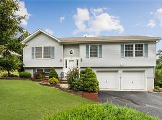18 Valley View Cir, Warwick, NY 10990
