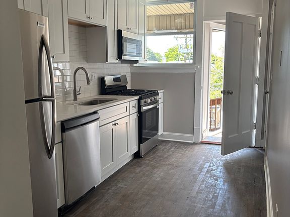 3rd image of 4650 N Paulina St #1E