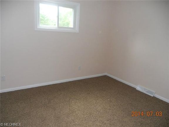 5th image of 541 Hughes Dr