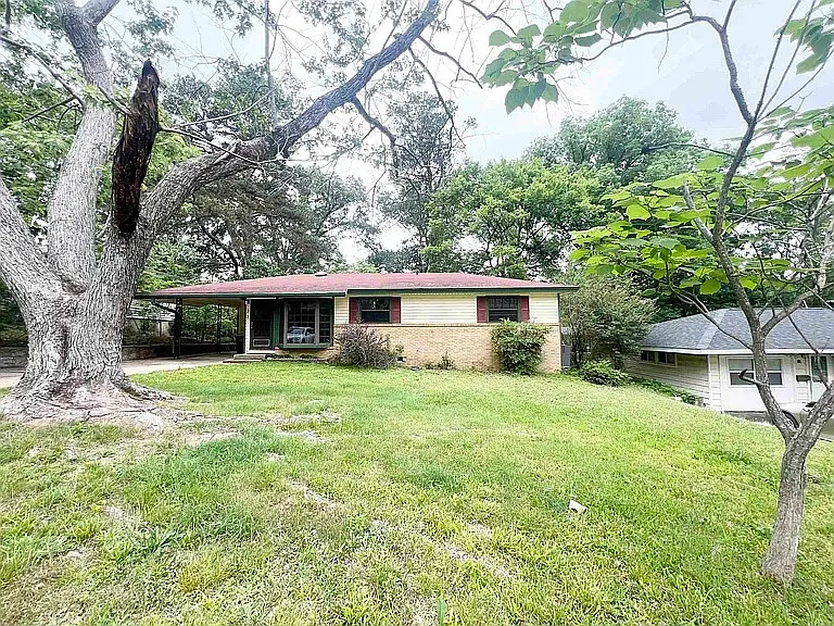 22 Belmar Dr — Photo 1