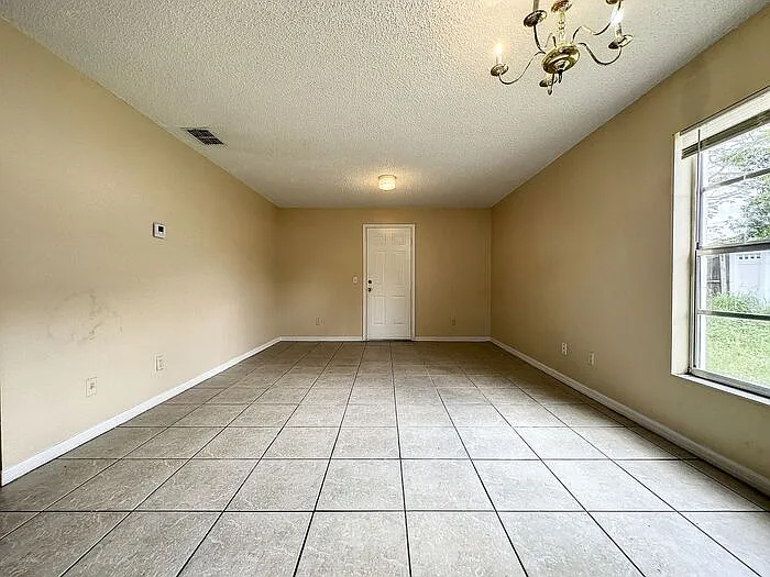 2 bed, 1.0 bath, 796 sqft, $1,350 — Photo 4
