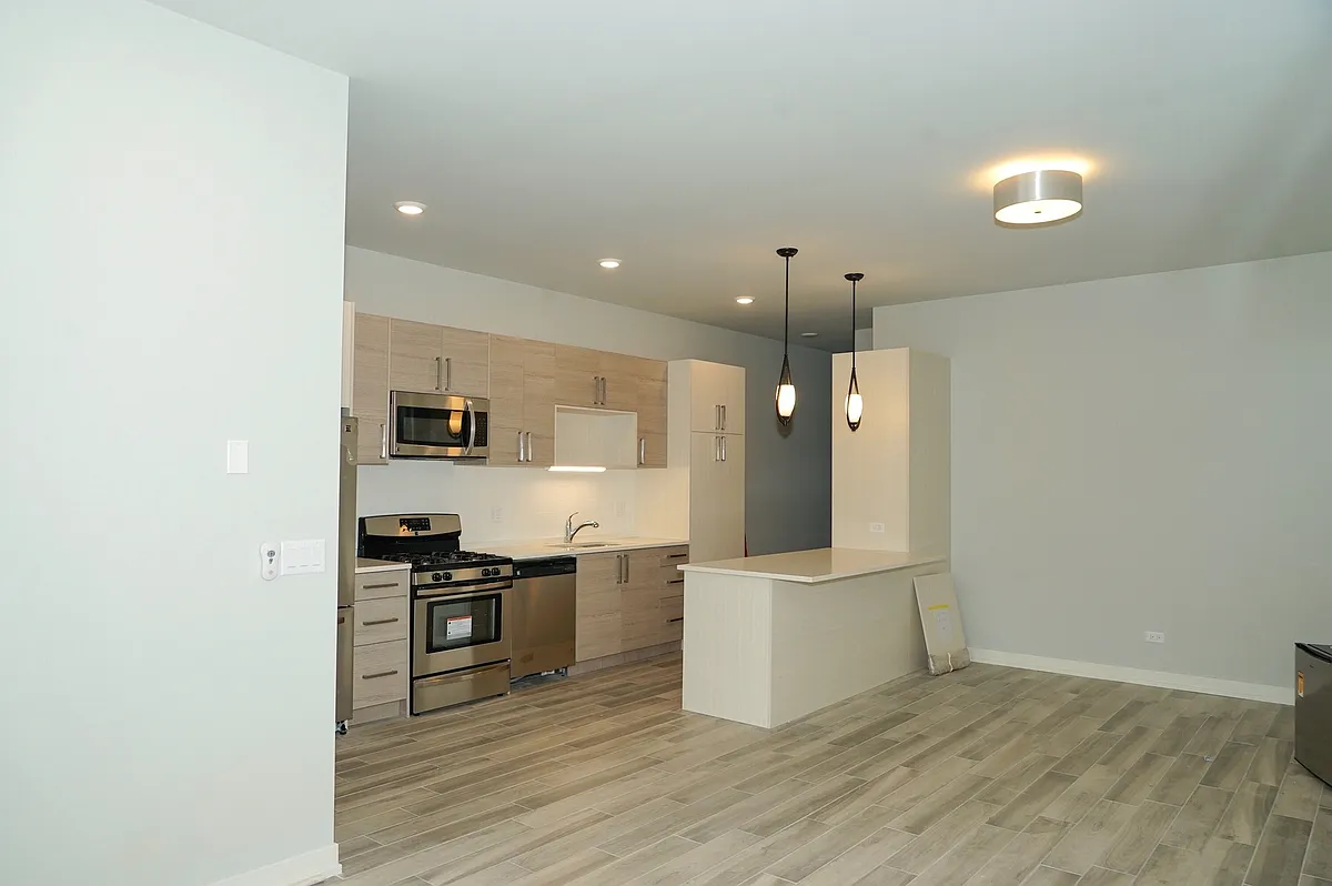 Building Photo - 6138 S University Ave #GDN