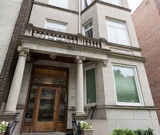 3rd image of 533 W Oakdale Ave #2J