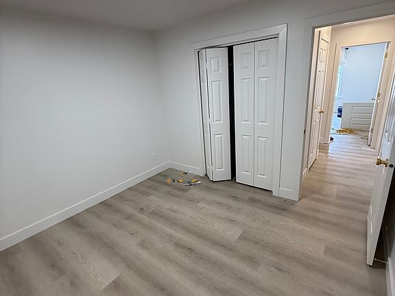 4th image of 238 W Hillside Dr