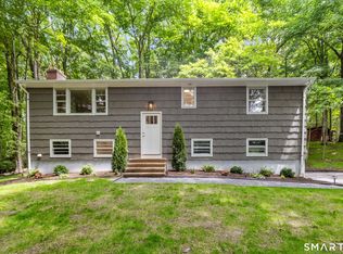 9 New Light Drive, Danbury, CT 06810