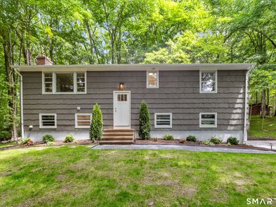 9 New Light Drive, Danbury, CT, 06810