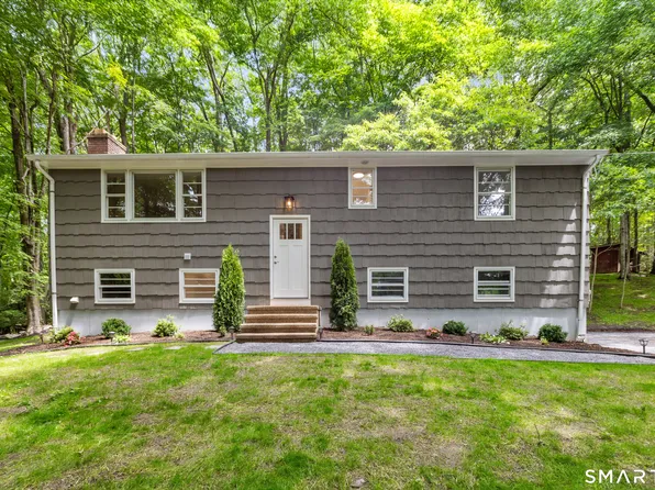 9 New Light Drive, Danbury, CT 06810