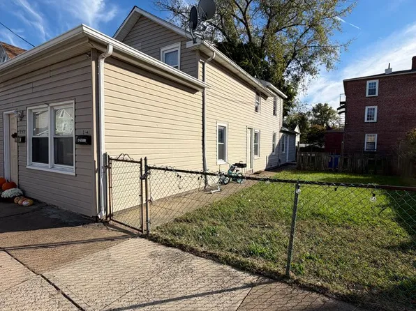 732 W 2nd St, Florence, NJ 08518