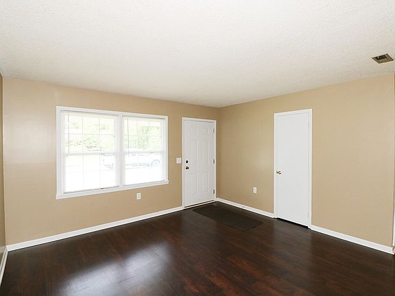 5th image of 114 Briarwood Dr