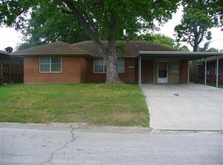 2108 Dewberry Ln, Pasadena, TX 77502