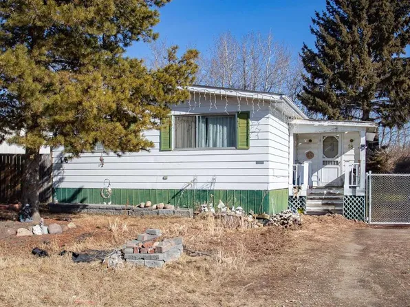 18 S Hearthstone Dr, Lacombe, AB T4L 1R2