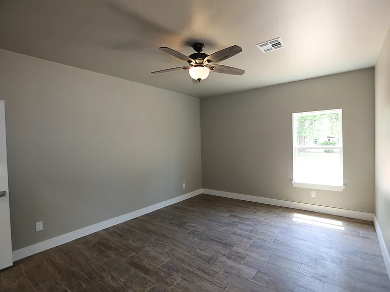 114 W French St — Photo 19