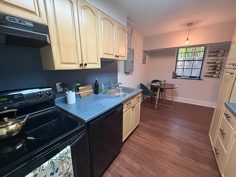 1305 N Broom St — Photo 4