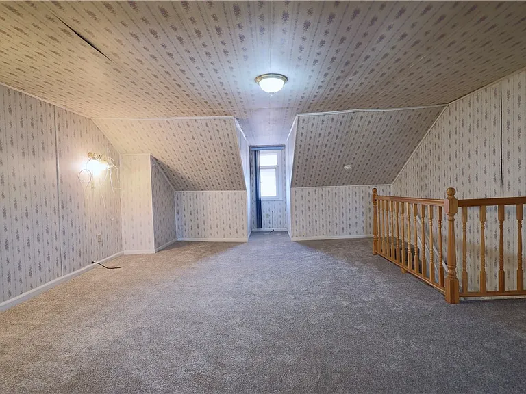425 Pearl St — Photo 31