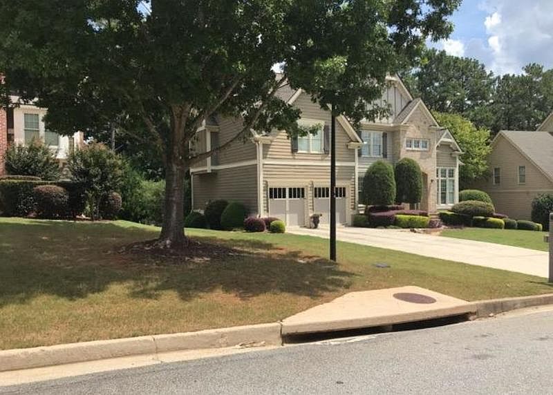 2nd image of 6067 Kingston Dr