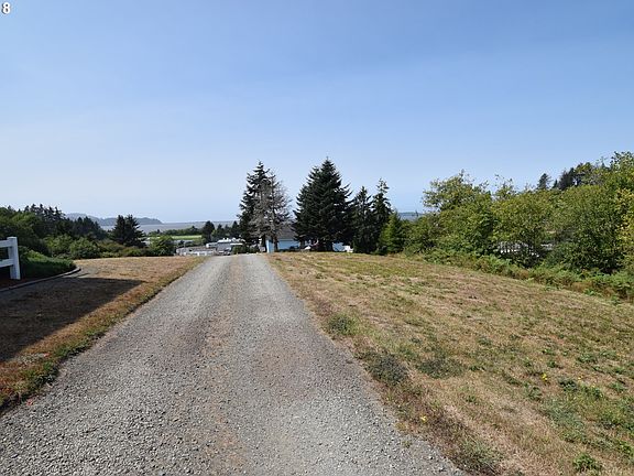 5th image of Woods St