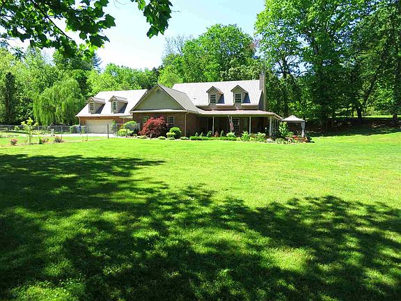 4th image of 789 Panther Creek Ct