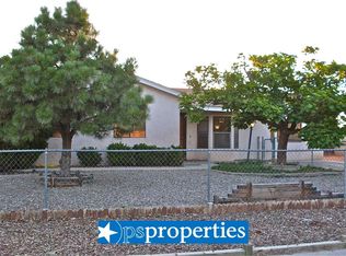548 Archibeque Ave SE, Rio Rancho, NM 87124
