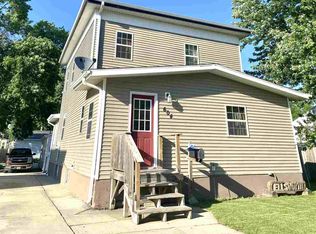 604 1st St, La Porte City, IA 50651