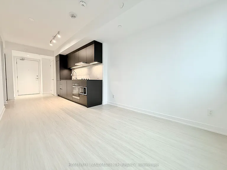8 Wellesley St W #3902 — Photo 9