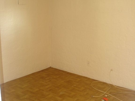 4th image of 2415 Burns St