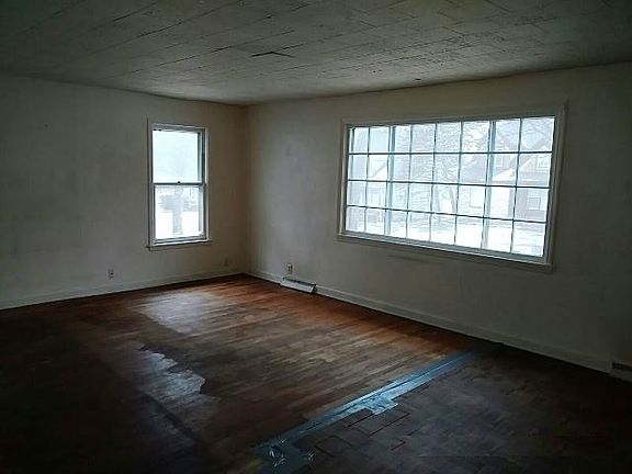 2nd image of 416 Washington St