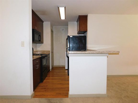 5th image of 1512 N Elm St #301