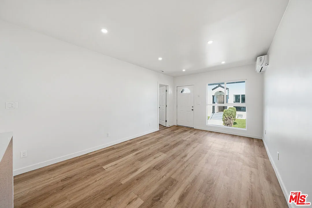 1 bed, 1.0 bath, 600 sqft, $2,095 — Photo 2