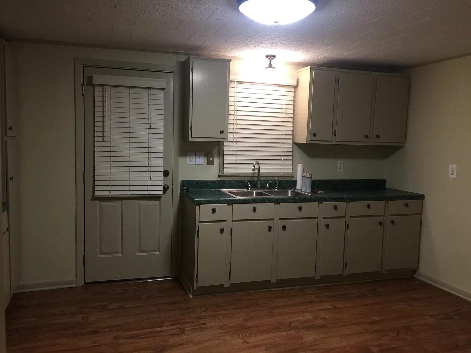 3 bed, 1050 sqft, $950 — Photo 4