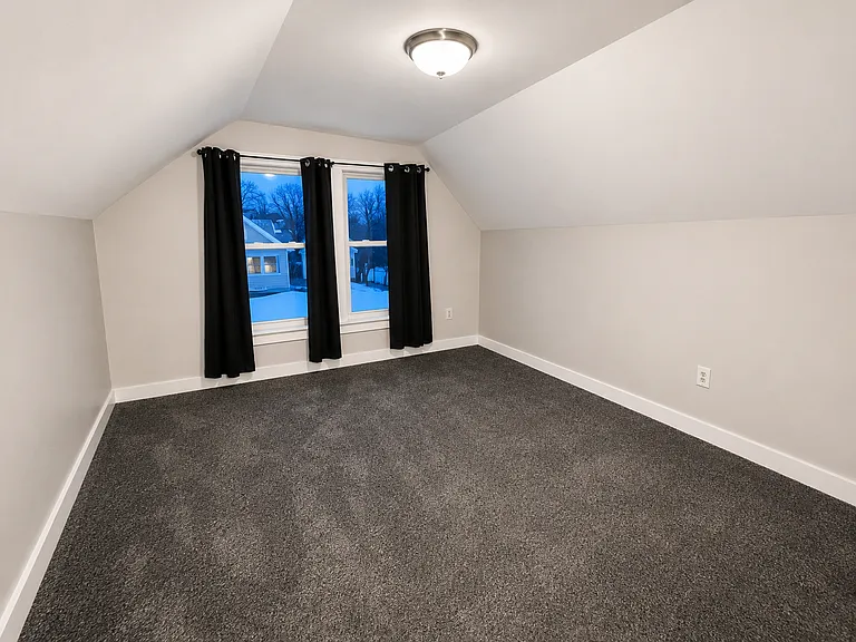 12502 Forest Ave — Photo 6