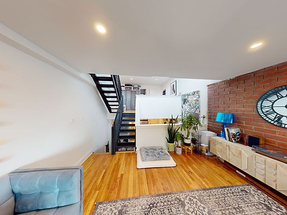 3rd image of 10 Jones St APT 6C