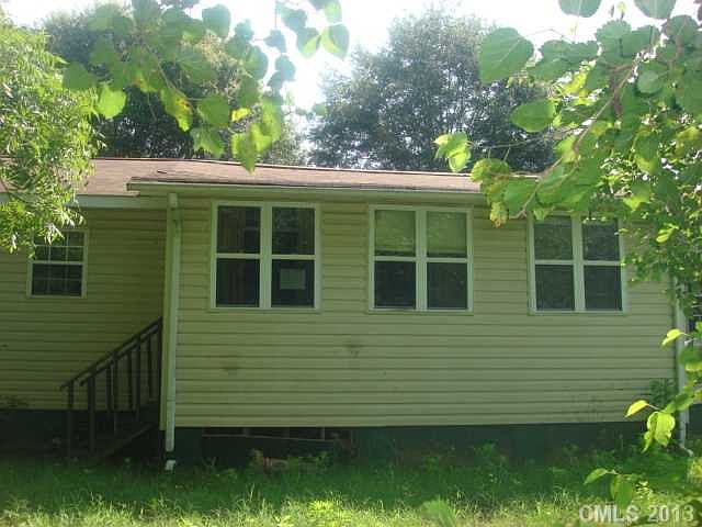 1st image of 2720 Puritan St