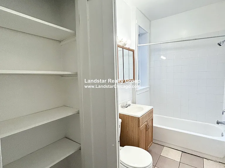 1670 W Pratt Blvd #2B — Photo 8