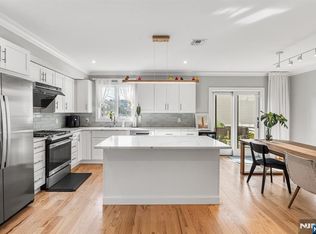 305 8th St #1, Fairview, NJ 07022