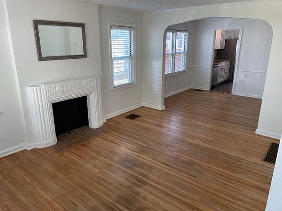 3rd image of 2763 Columbus Ave