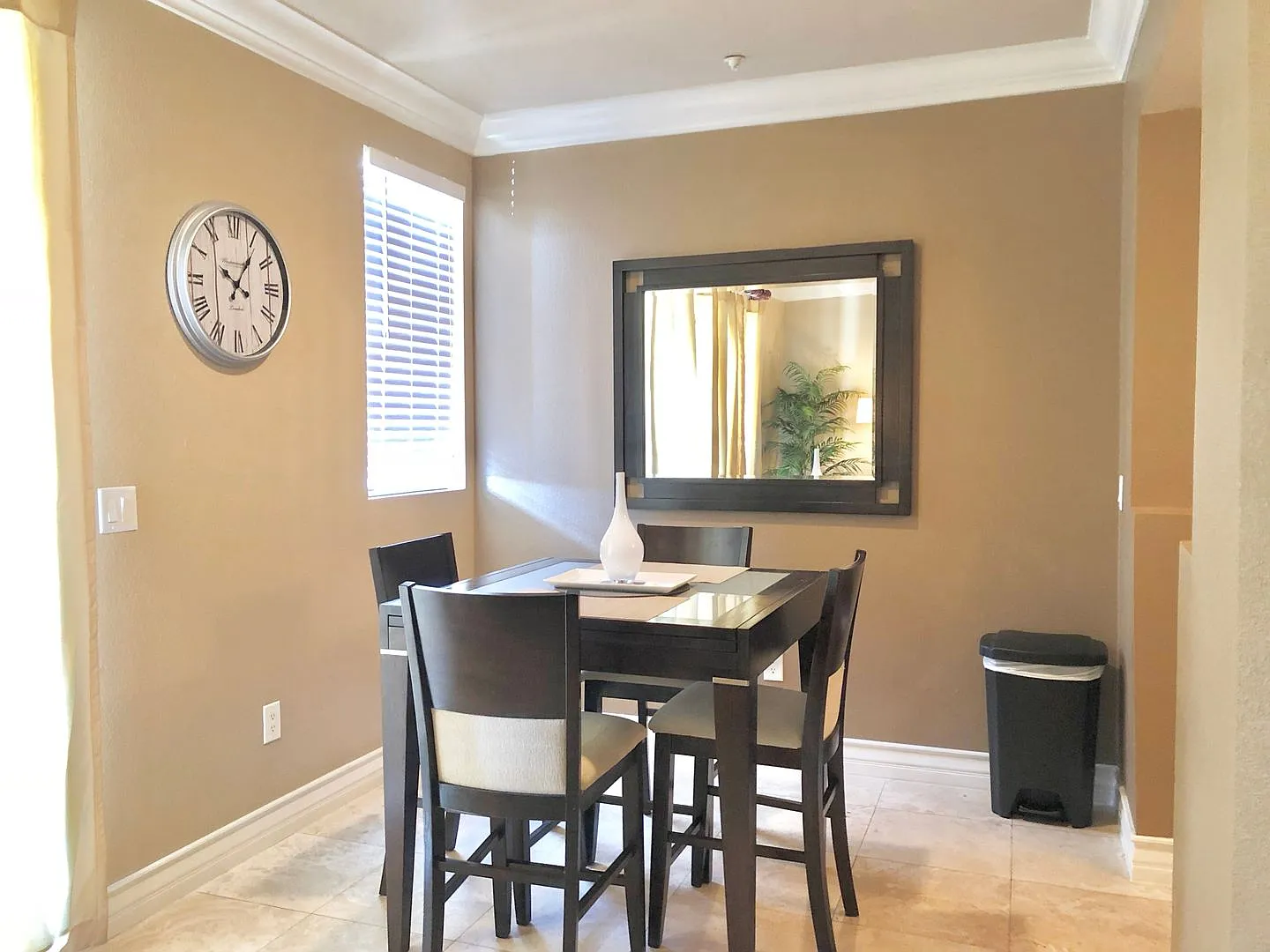 Meridian Luxury Condo. 1 Bd 1 Ba, Utilities & Cable Services NOT included in advertised rental rate! — Photo 3