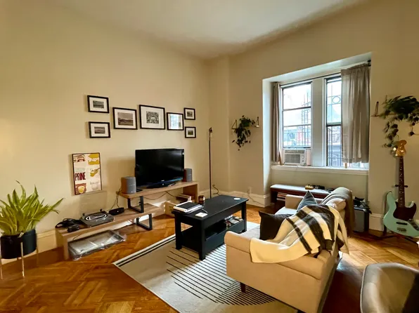131 Newbury St APT 4F, Boston, MA 02116
