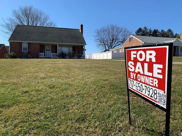 220 S Sunset Dr, Shrewsbury, PA 17361