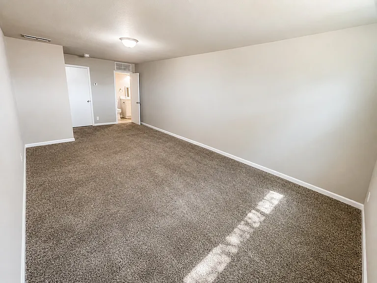 409 Jefferson Ave — Photo 15