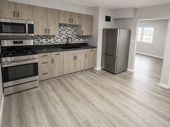 3rd image of 937 Avenue Of The Cities APT 4