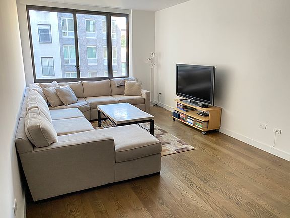 3rd image of 211 E 13th St #4J