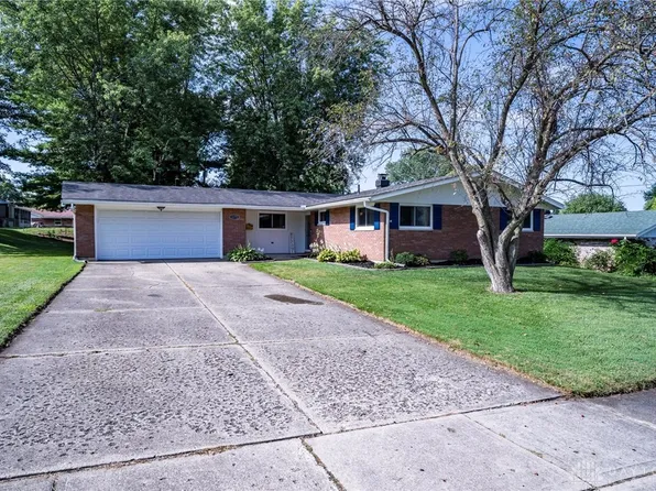 1172 Mint Springs Dr, Fairborn, OH 45324