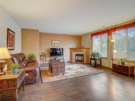 4th image of 312 Hillshire Dr