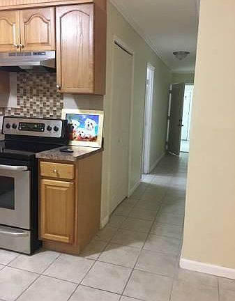 3rd image of 433 Turneur Ave #1