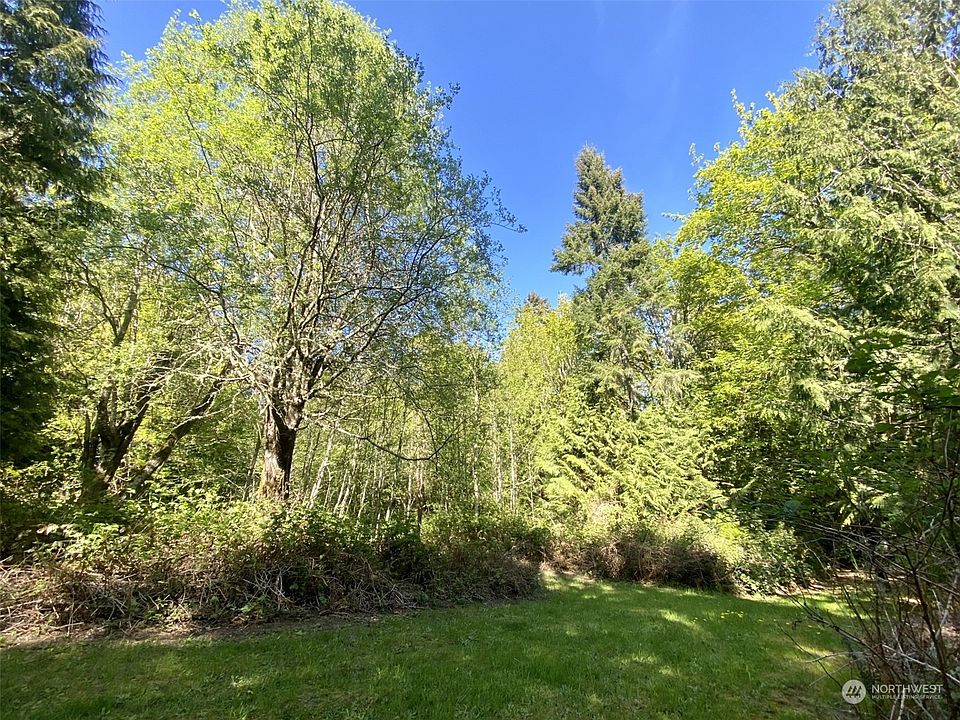 2nd image of 4655 Rose Avenue NE