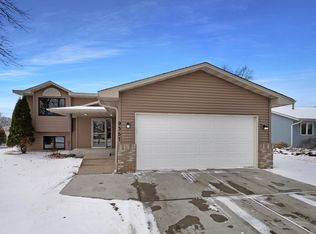 9357 Red Rock Ln, Monticello, MN 55362